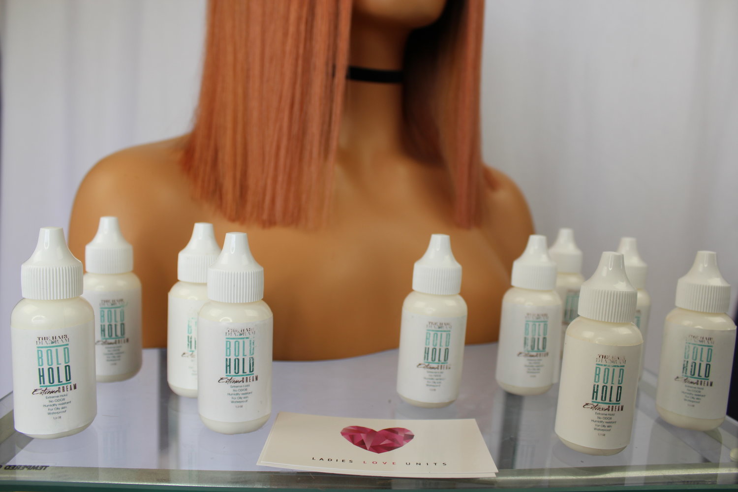 WHICH WIG GLUE IS THE BEST? BEST WIG GLUE FOR YOUR HAIR!